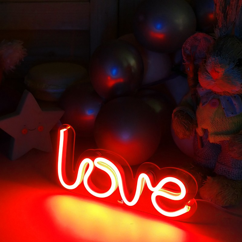 Çocuk Odası İçin Masaüstü Küçük Love Yazılı Neon Led Işıklı Tablo 20 x 10 cm