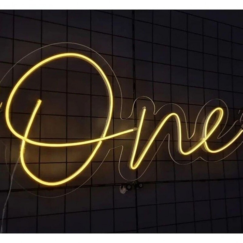 One Yazılı Neon Led Işıklı Tablo v2