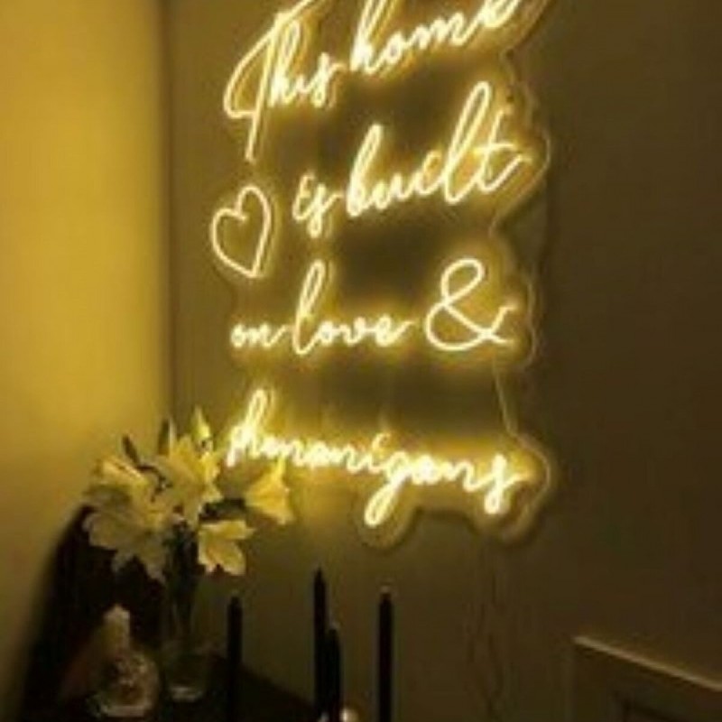 This Home Is Built Neon Led Işıklı Tablo
